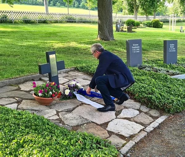 Gedenkfeier am Friedhof